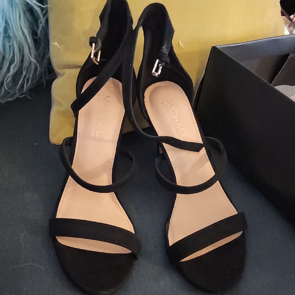 Black size 10 heels.  Ankle strap, gorgeous.  NEW.  MICHAEL by Michael Shannon. - Picture 1 of 7
